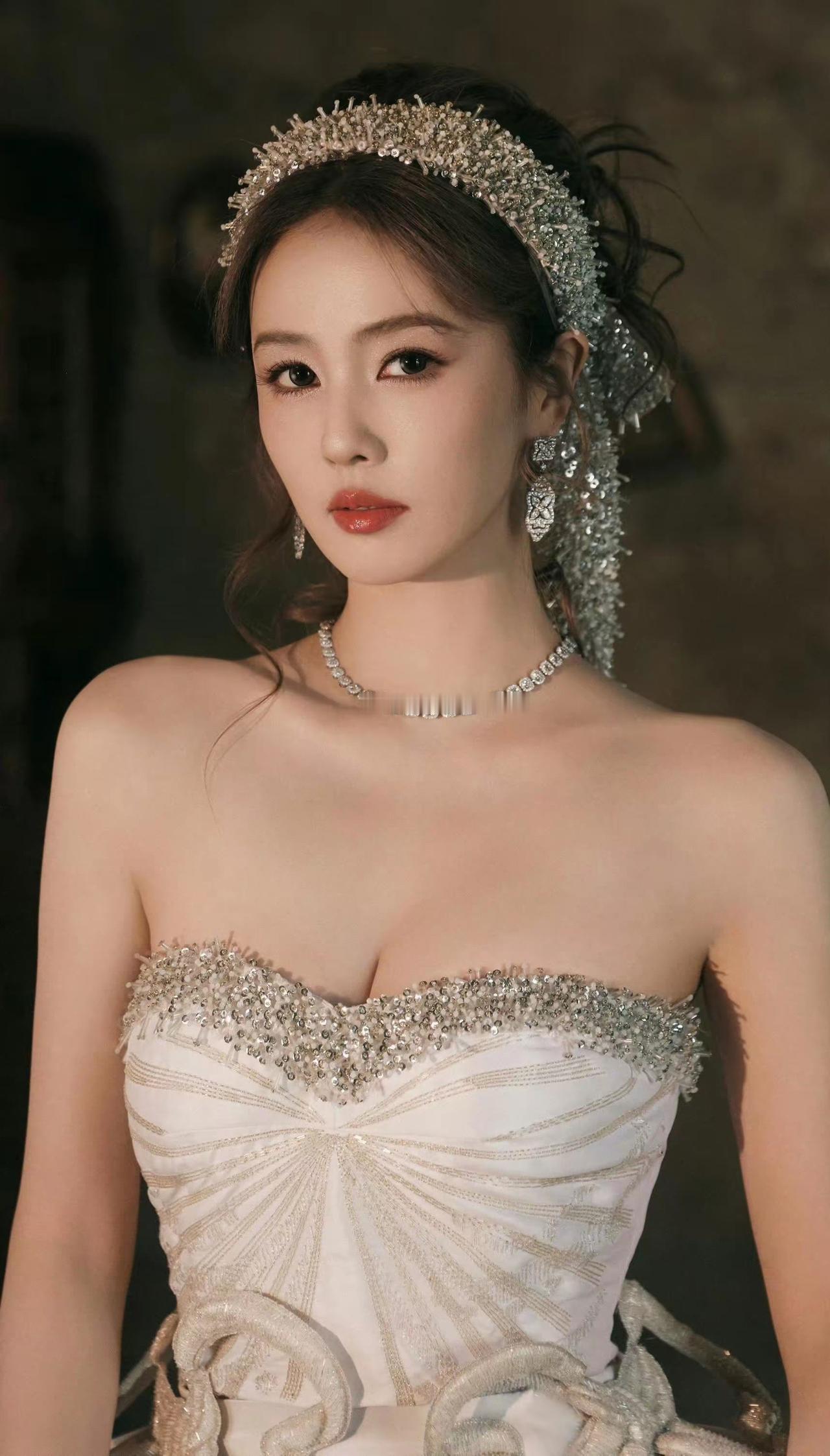 最近，白鹿在《奔跑吧》里的表现，成了不少人的“吐槽靶子”。5月22日节目更新，李