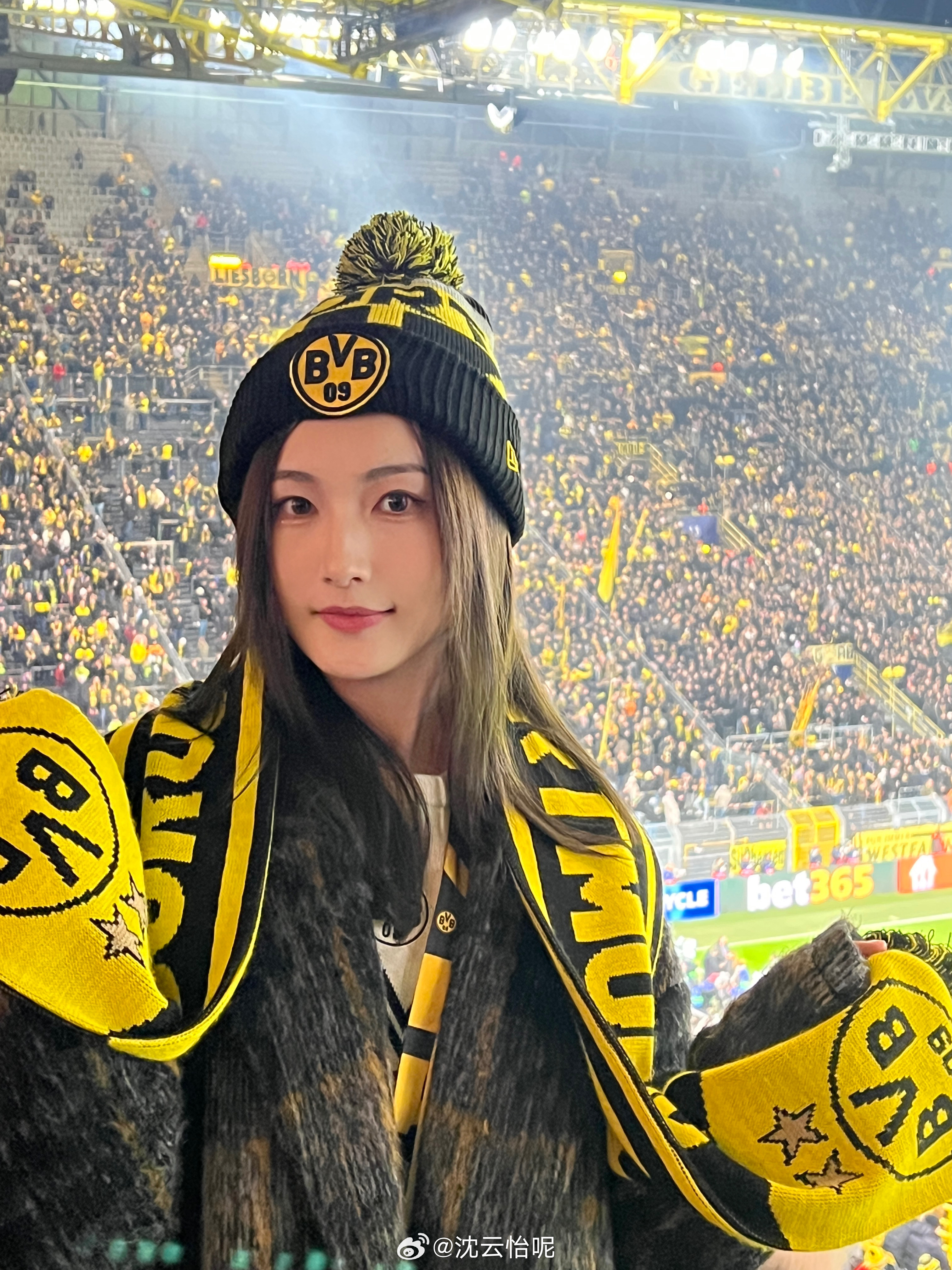 来威斯特法伦要拍一万张照片💛🖤 Always love.  ​​​