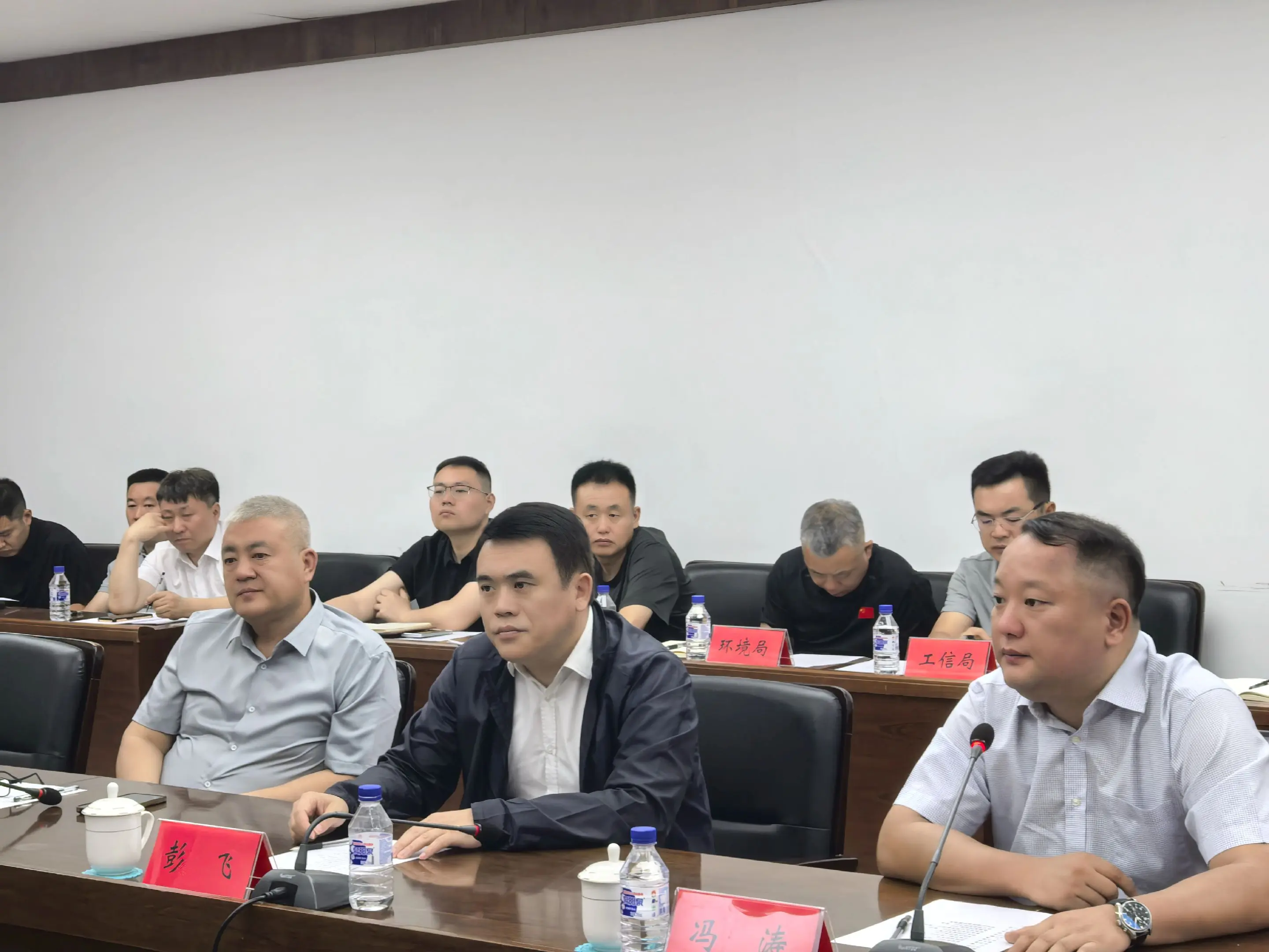 吉林省伊通县委书记孙立阳、县长付巍与秸秆控股集团董事长彭飞一行举行项目...