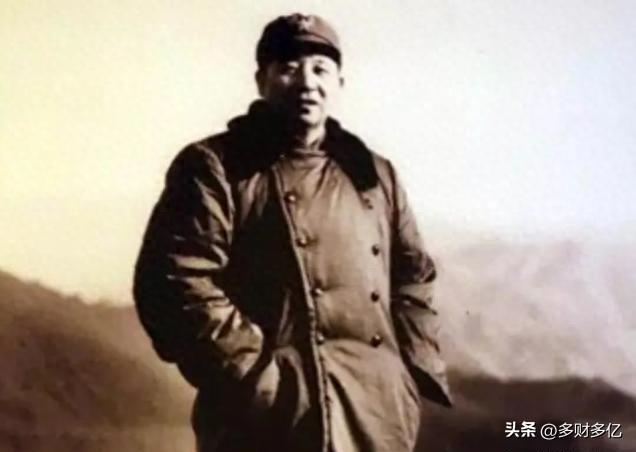 1979年秦基伟探病，见老领导住普通病房，当场拍板：必须换房！
 
1979年，