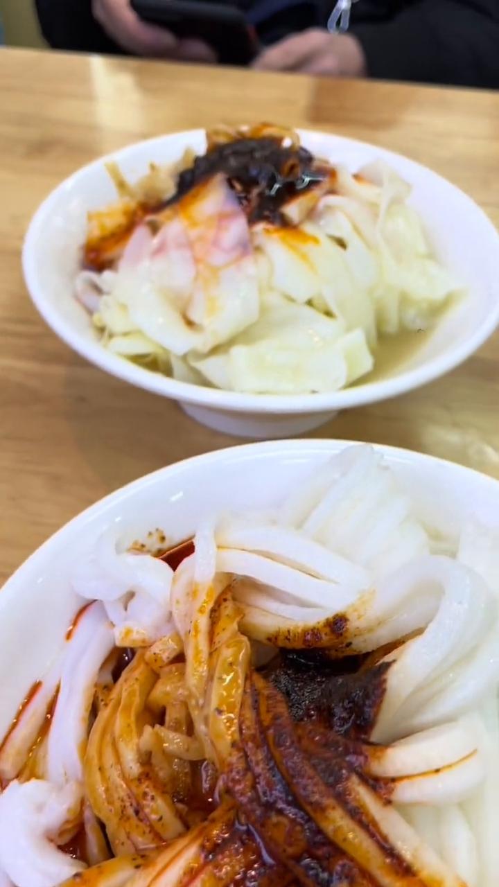 今天说这个可能是郑州市最好吃的东西了，人气决定一切。还是那句话，只要好吃，不用广