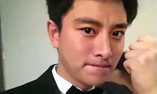 离谱！贾乃亮双11直播一天狂卖5.7亿，曾自曝“无戏可拍”遭吐槽