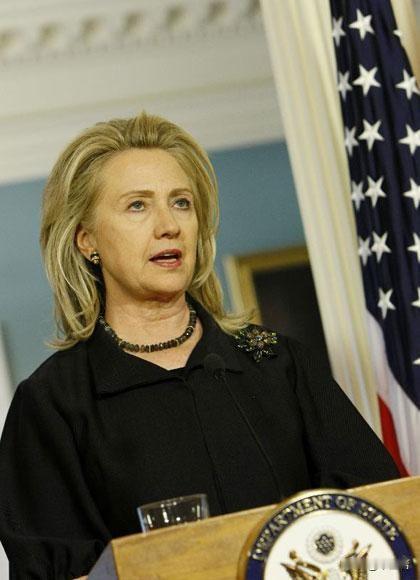 看着这场战争烂尾了，老川普的最大死仇希拉里克林顿，也跳出来玩墙倒众人推了。

今