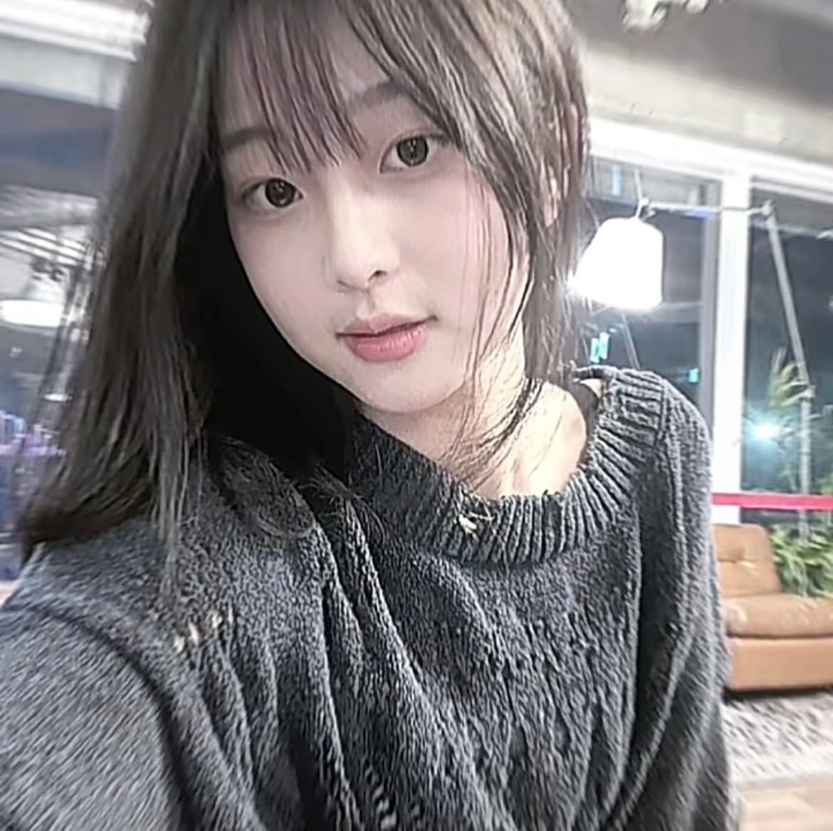 【投稿】p1-2有人知道这两位女宝是谁吗p3-4左边是谁啊有人知道吗？有出道吗 