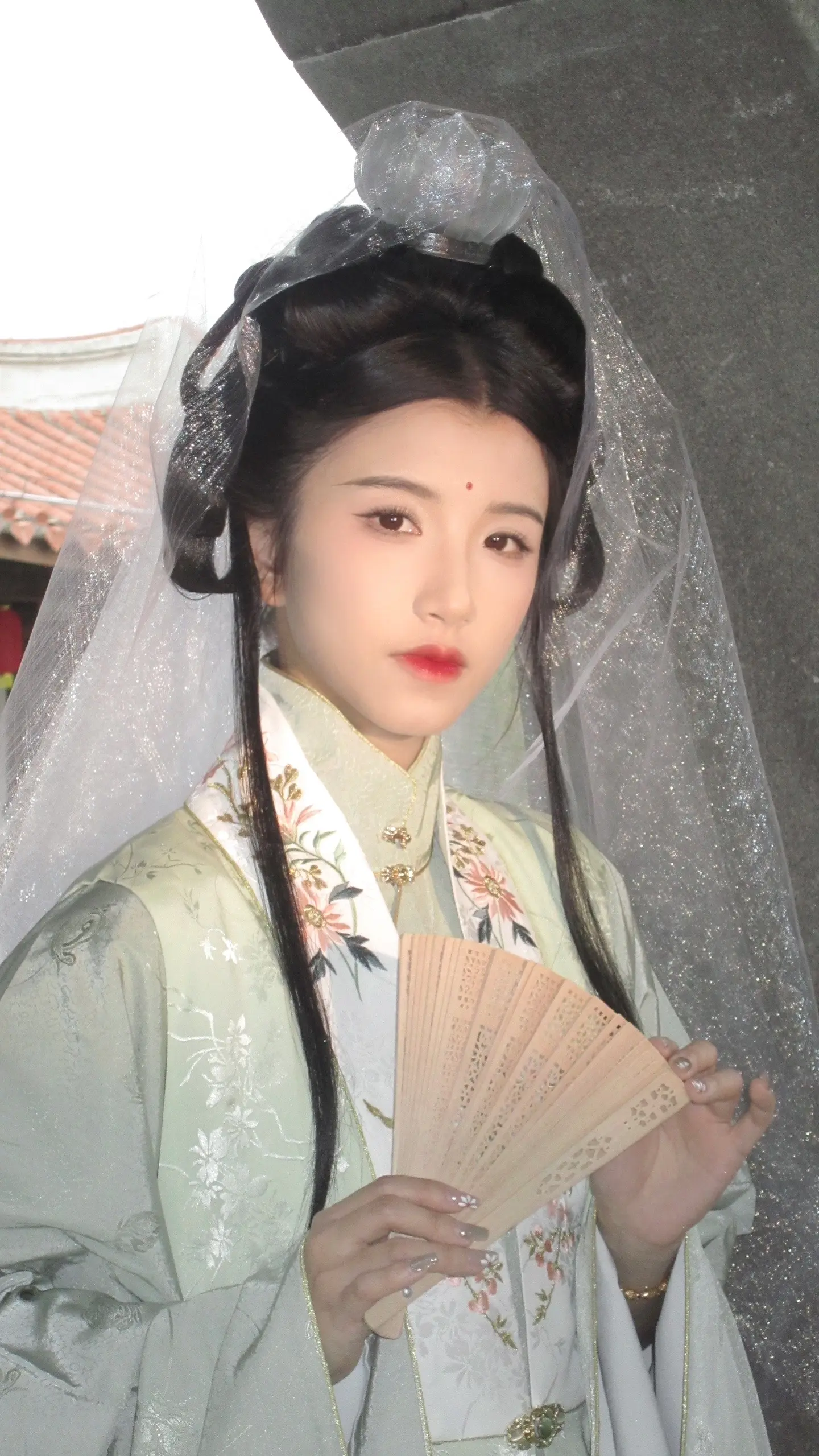 “气质美如兰，才华馥比仙”