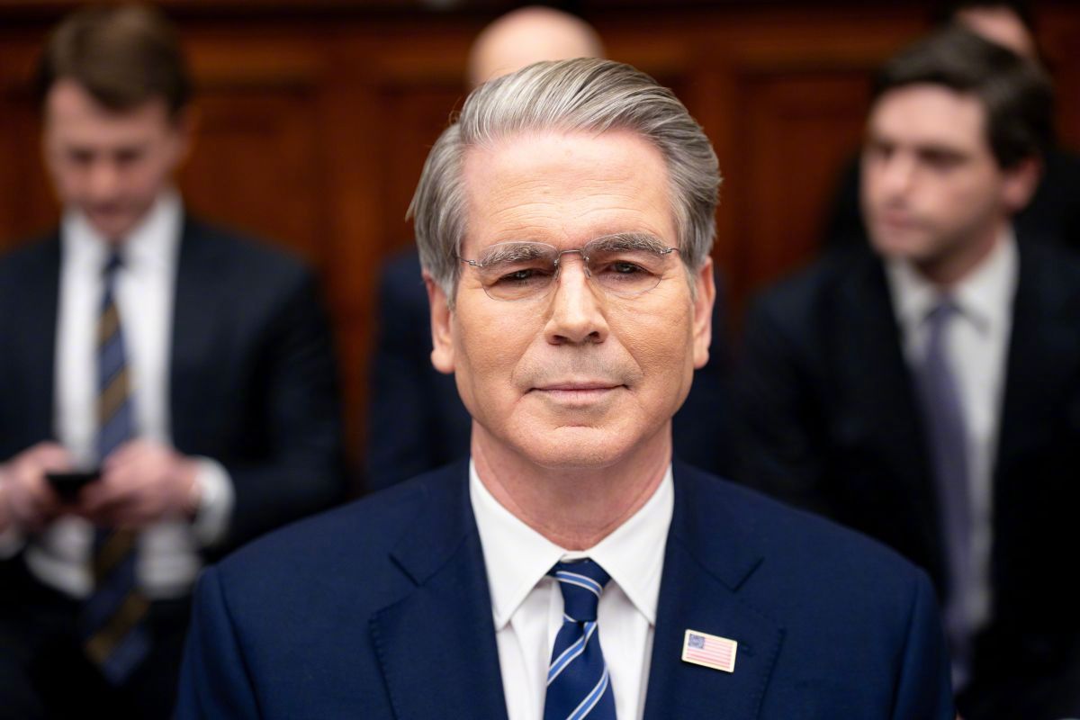 【#美威胁对伊朗实施金融轰炸#】#美威胁对伊朗实施额外制裁#据德新社4月15日报