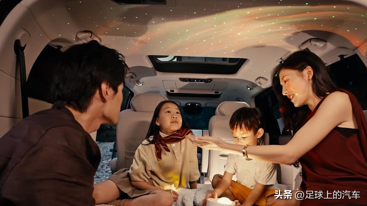 戴着有色眼镜看魏牌V9X的人，该醒醒了。

魏牌 V9X没有一味的追求夸张话题，