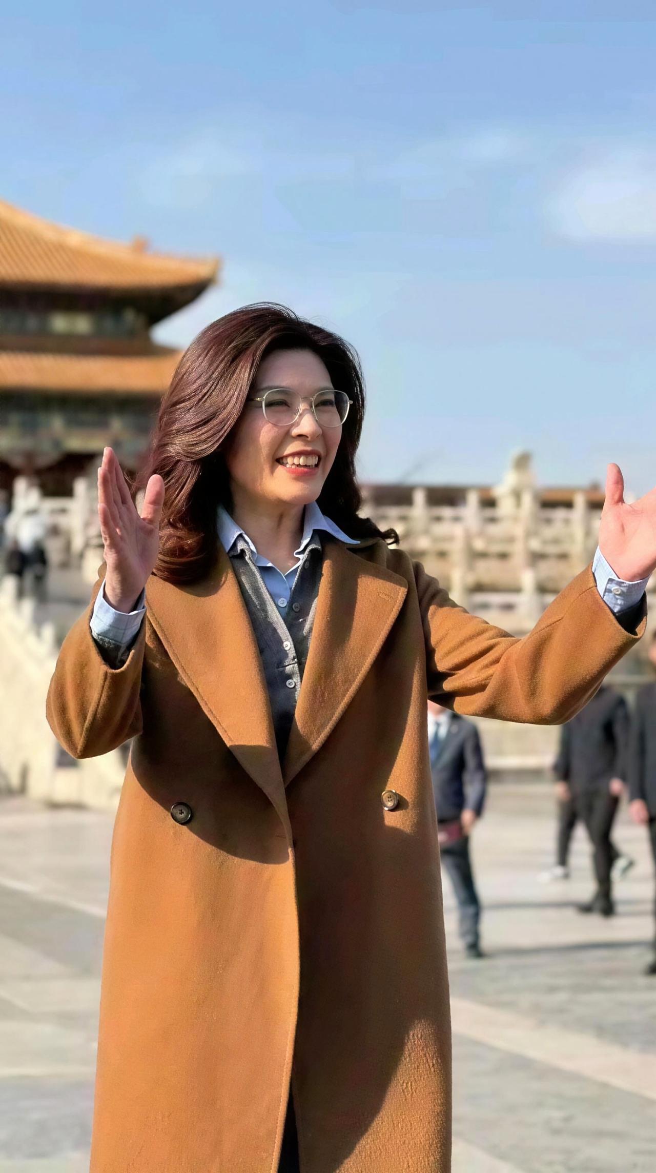 政界女性 欢迎回家