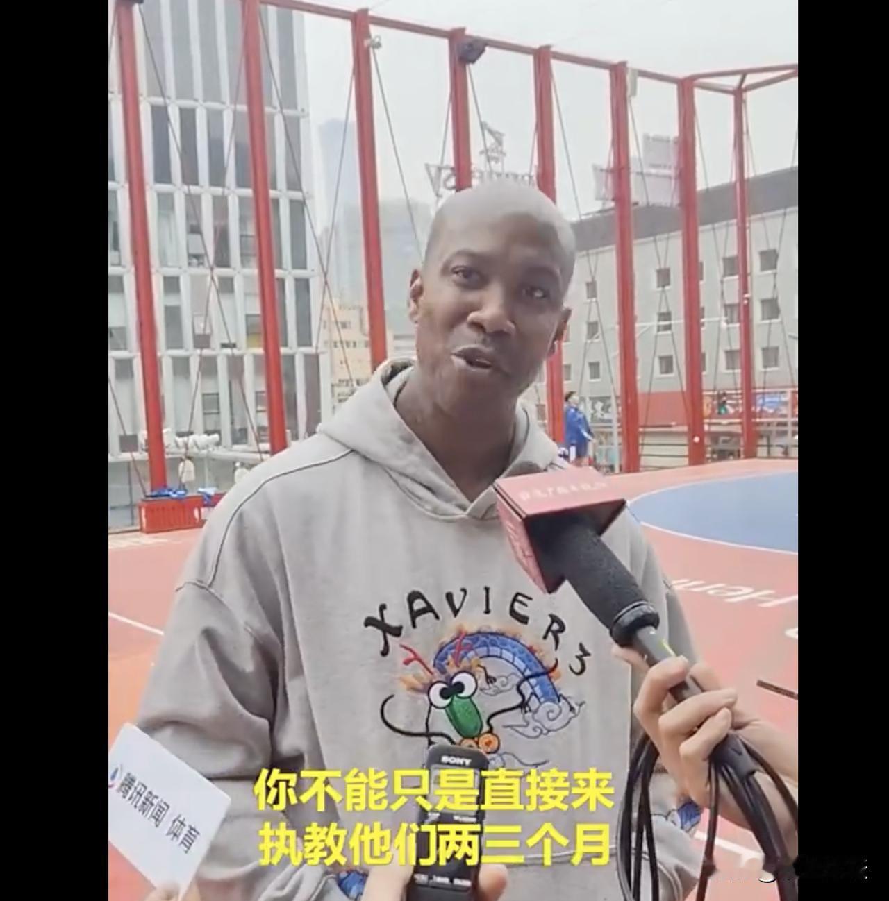 连马布里都看不下去了，矛头直接对准了乔尔杰维奇。

马布里今日在接受采访时发表了