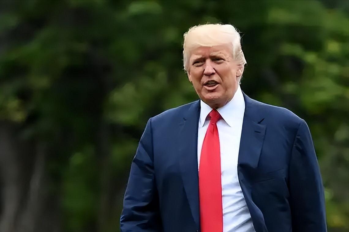 气氛彻底变了！特朗普政府几乎是把底牌掀在了桌上，逼着中国必须接招。五艘航母，没错