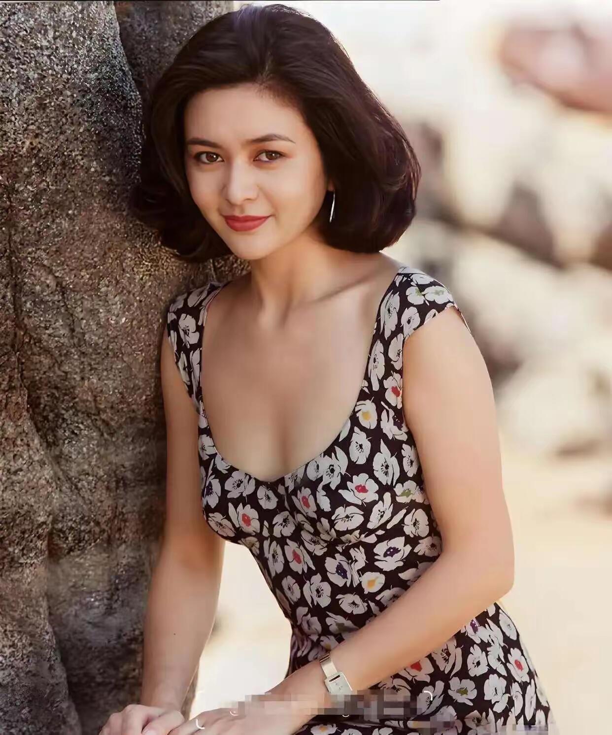 昔日“中国香江第一美人”有何冻龄保养秘诀？
 
被称作香江第一美人的关之琳，冻龄
