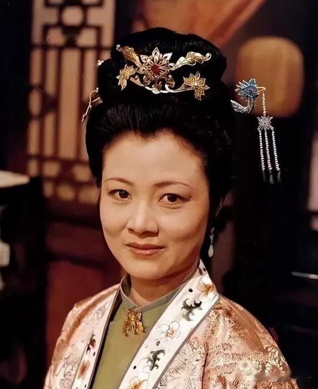 1983年， 王贵娥到北京探亲，不愿回去了，正好《红楼梦》在报纸上招演员，要能进