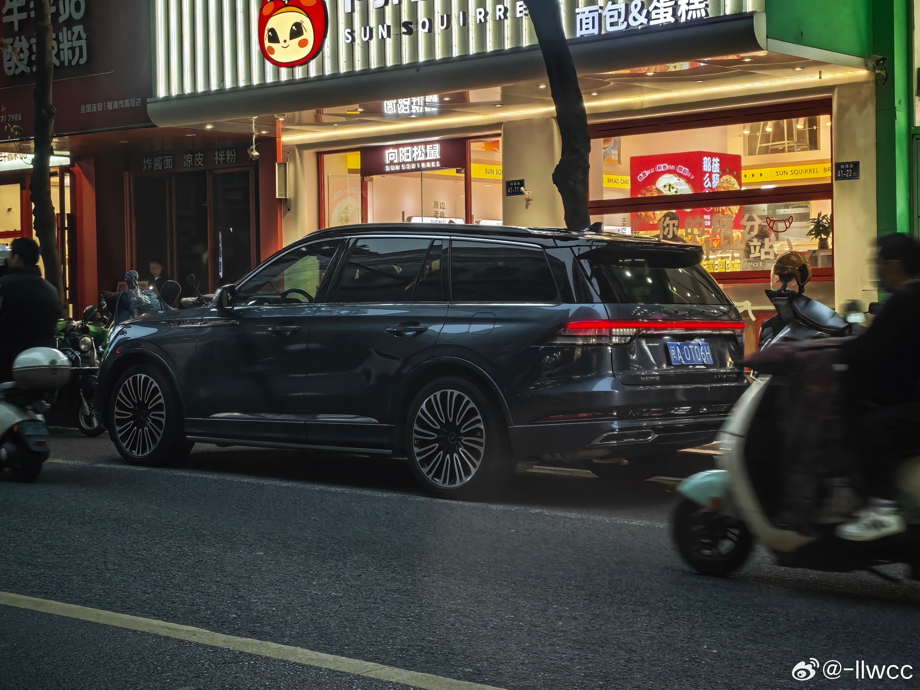 近期小汽车（和小狗勾～ 