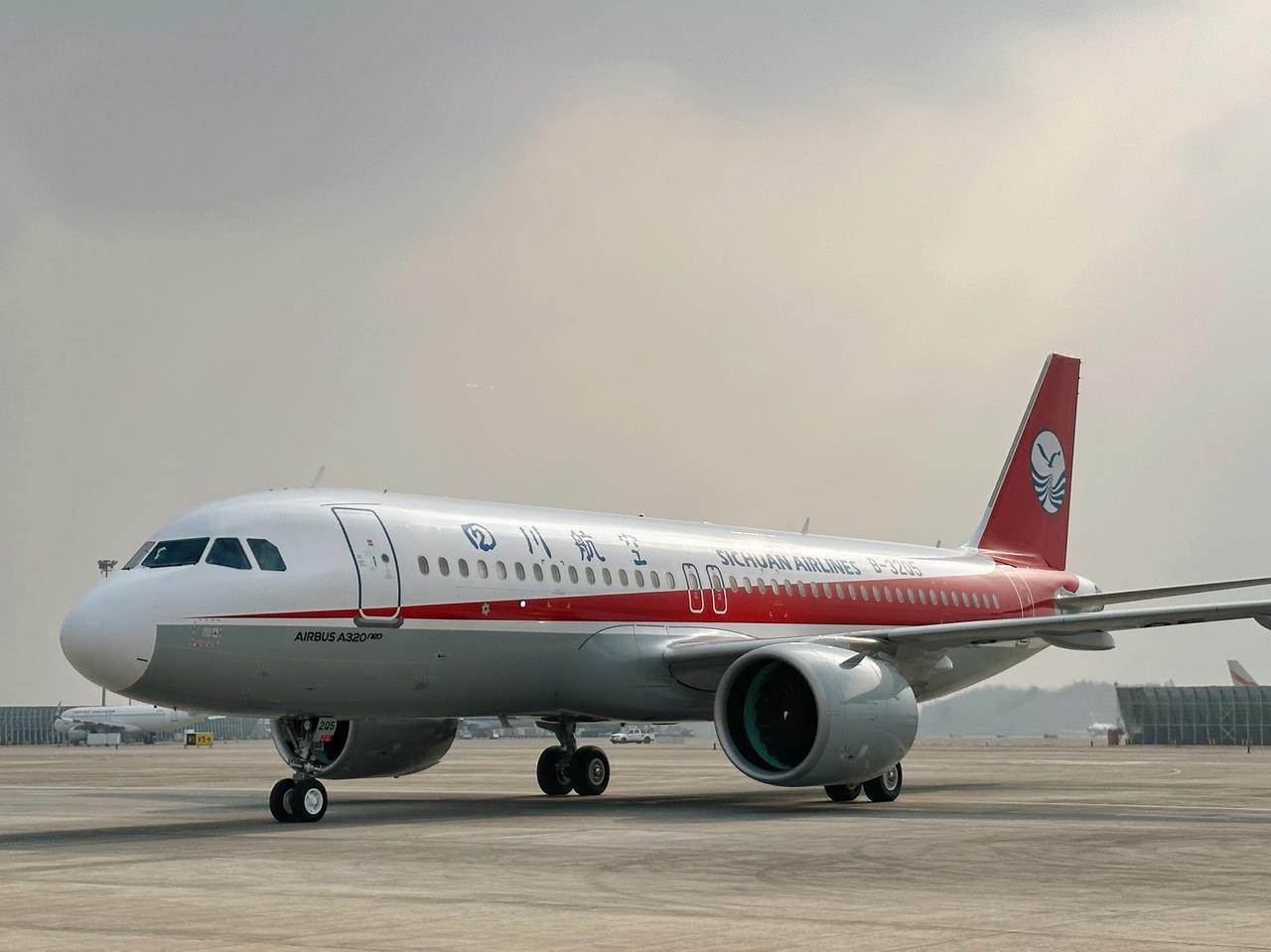 12月18日，B-32Q5/A320飞机抵达成都天府国际机场，正式加盟川航。