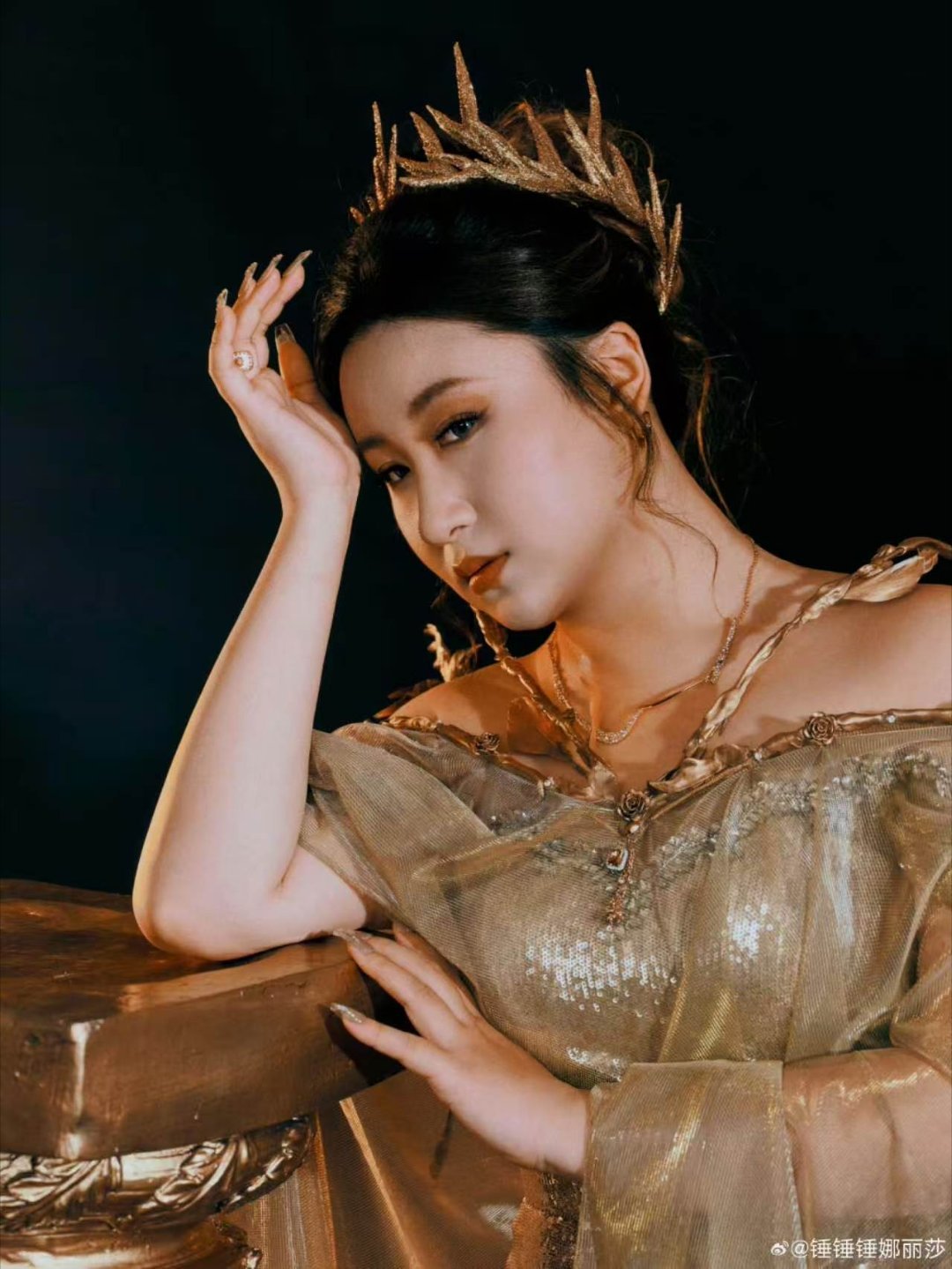 锤娜丽莎新歌和珠玉是同一作词人锤娜丽莎新歌居然是珠玉作词人写的 李聪出手，必属精