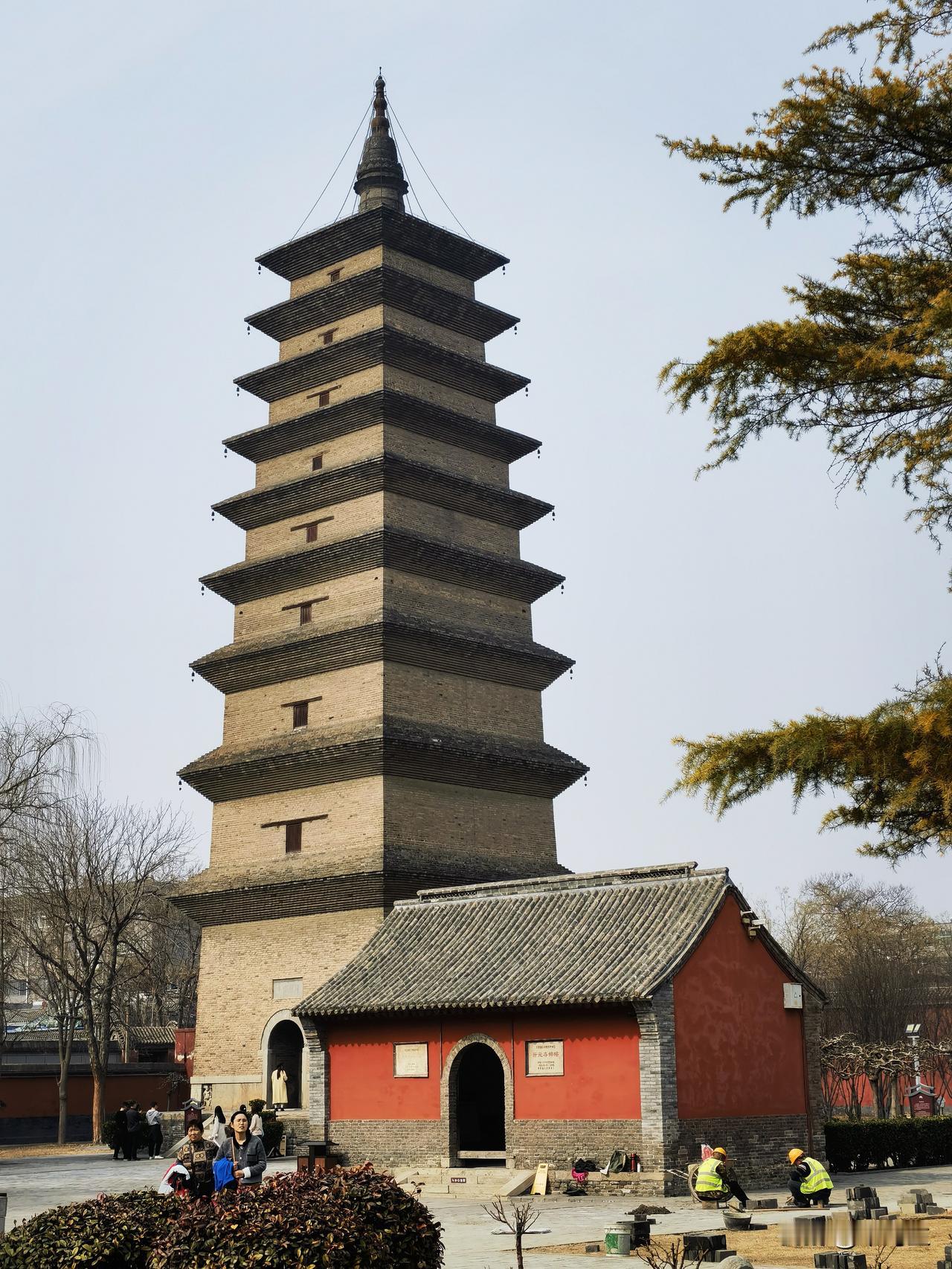 正定开元寺里的大唐

开元寺须弥塔始建于唐贞观十年，是存世不多的唐塔。
“须弥”