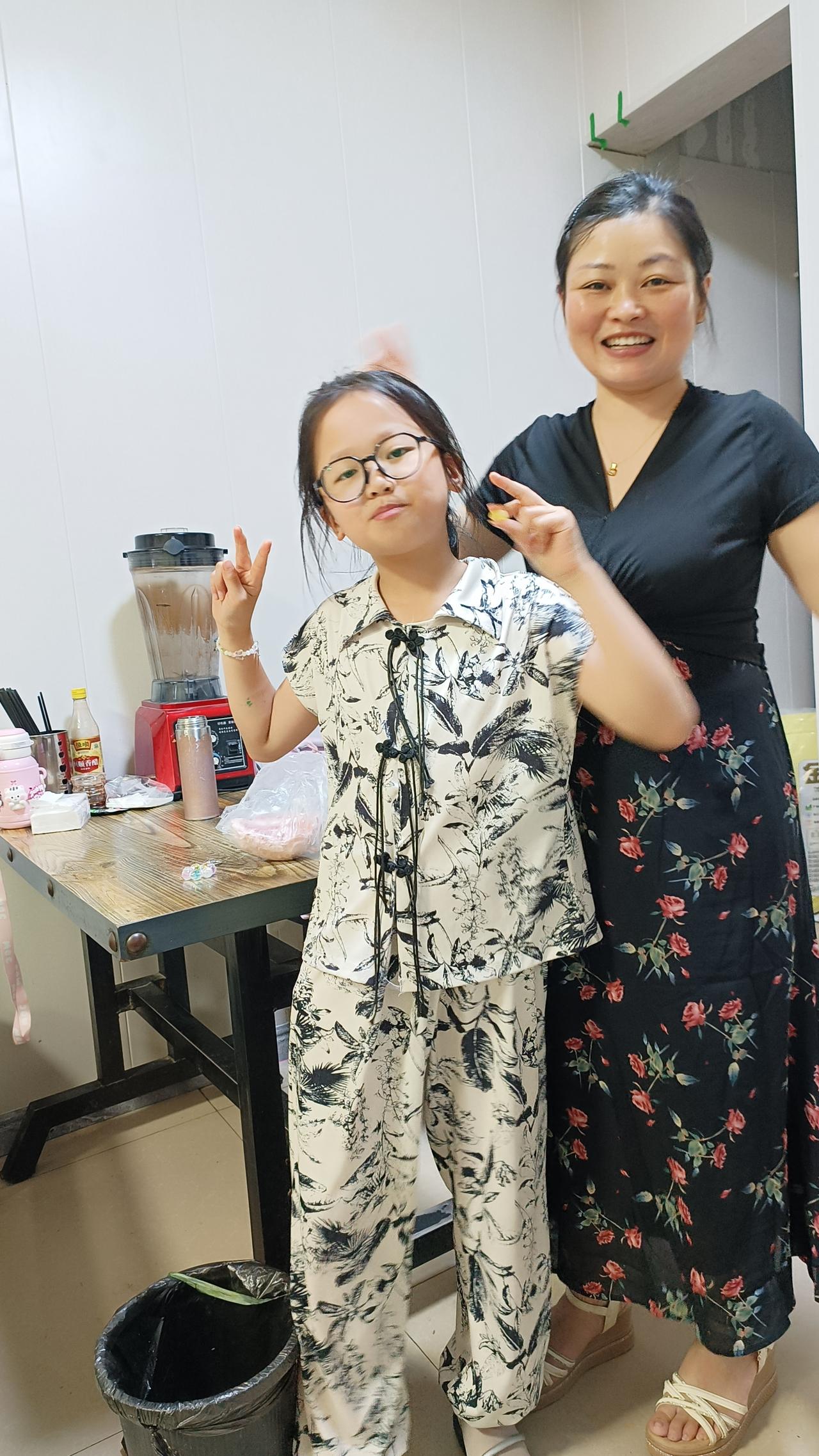 梅子这段时间心情很好，不知道能不能一直坚持下去，主要是我看他心情好的时候开导的原