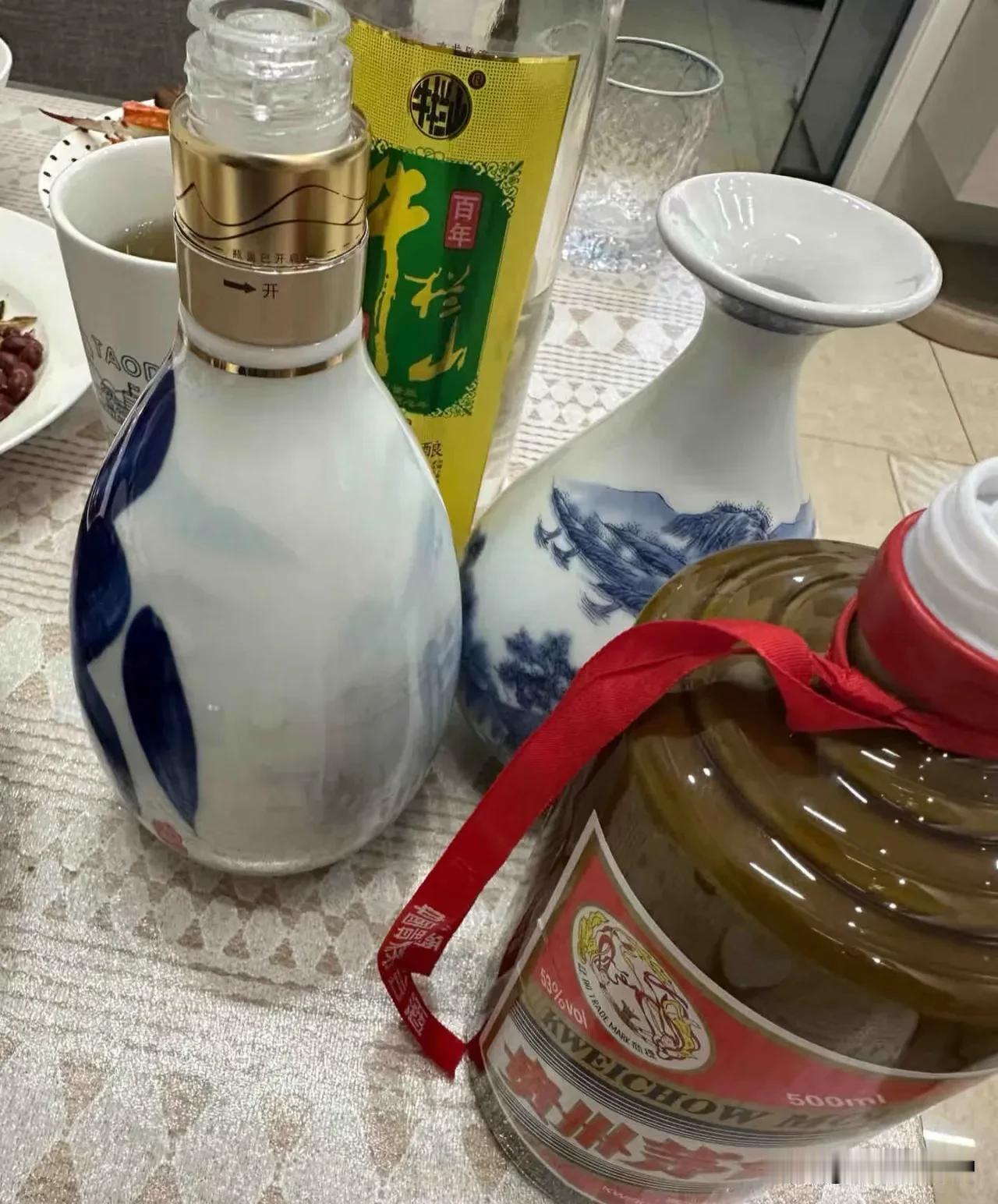 说茅台比汾酒好喝的，多半连茅台也没喝过！
在山西时没觉得汾酒好喝 后来到了北京 