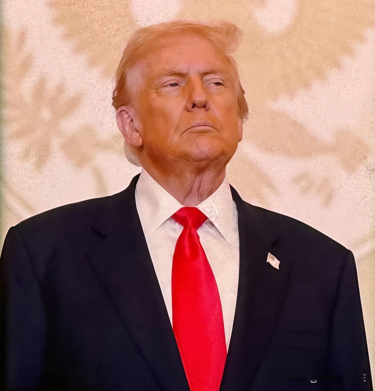 连日来，美国数十座城市掀起抗议浪潮，超过千场游行直指特朗普，民众举着“停止政治闹