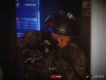 蒋璐霞一跃三千米  不光是在电影院里看蛟龙行动的时候心情澎湃，这次姐姐给大家带来