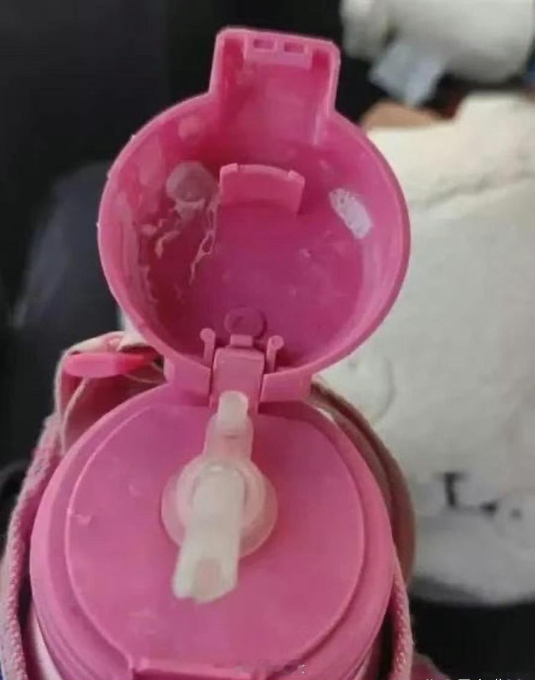 这才一年级啊，幸亏提前发现了 