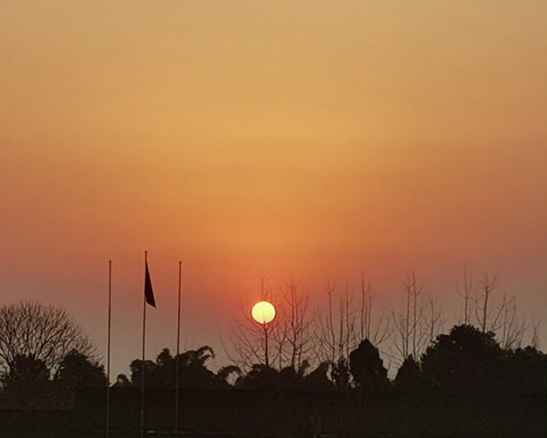 总有一种美，让你驻足惊叹！成都这几天的夕阳落日，真美！你有看到吗？下班了么？周末