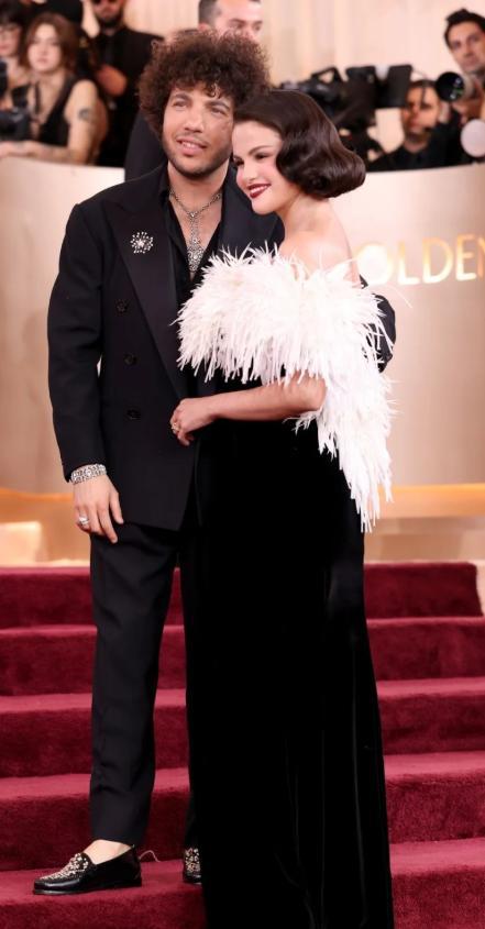 赛琳娜老公被网友p掉爆炸头音乐才子Benny的爆炸头遭网友“改造”，P成利落短发