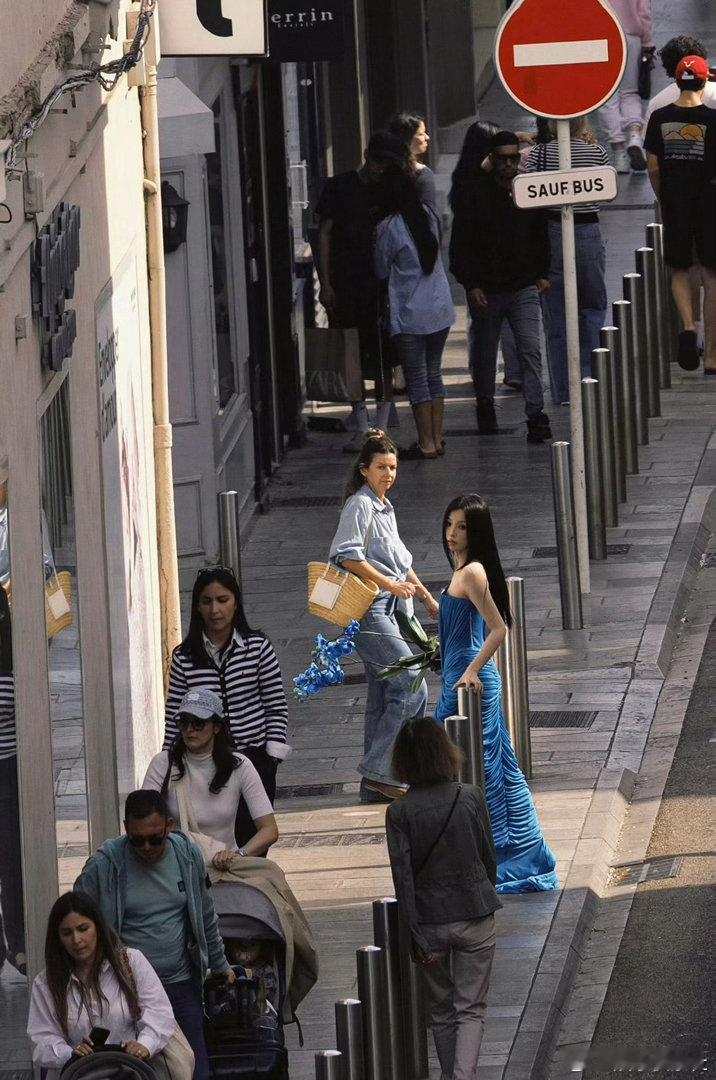 虞书欣闪耀戛纳⭐️太美了 