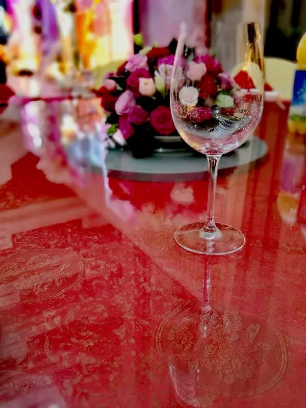 6月15日大连，婚宴时般佈酒店上带冰碴预制菜 ，两点半上齐菜中3点撵宾客 ，新郎