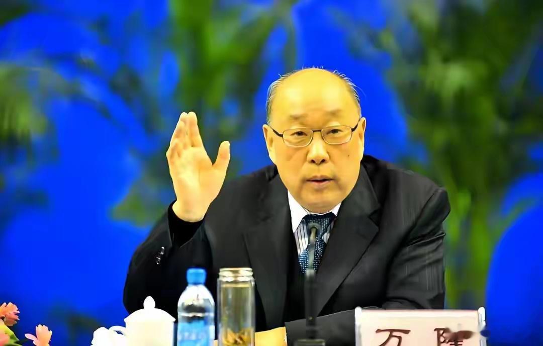 10年赚510亿，分红517亿！隐身的万隆父子，把双汇玩成了套现机器双汇又塌房了