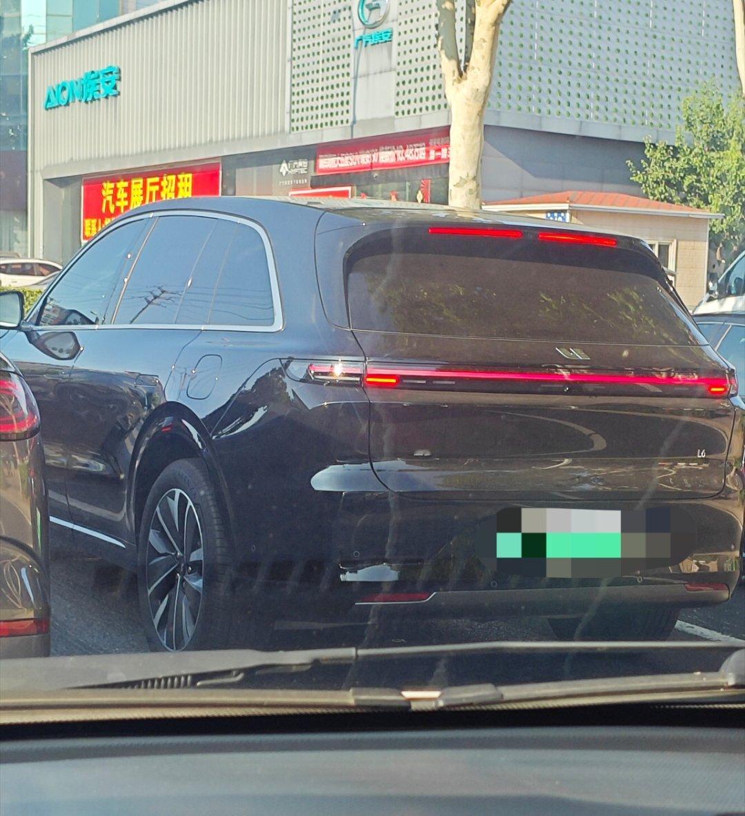 下午听着理想的直播，特别巧在路上也遇到了一辆l6～结合下午直播的内容，我们总结一