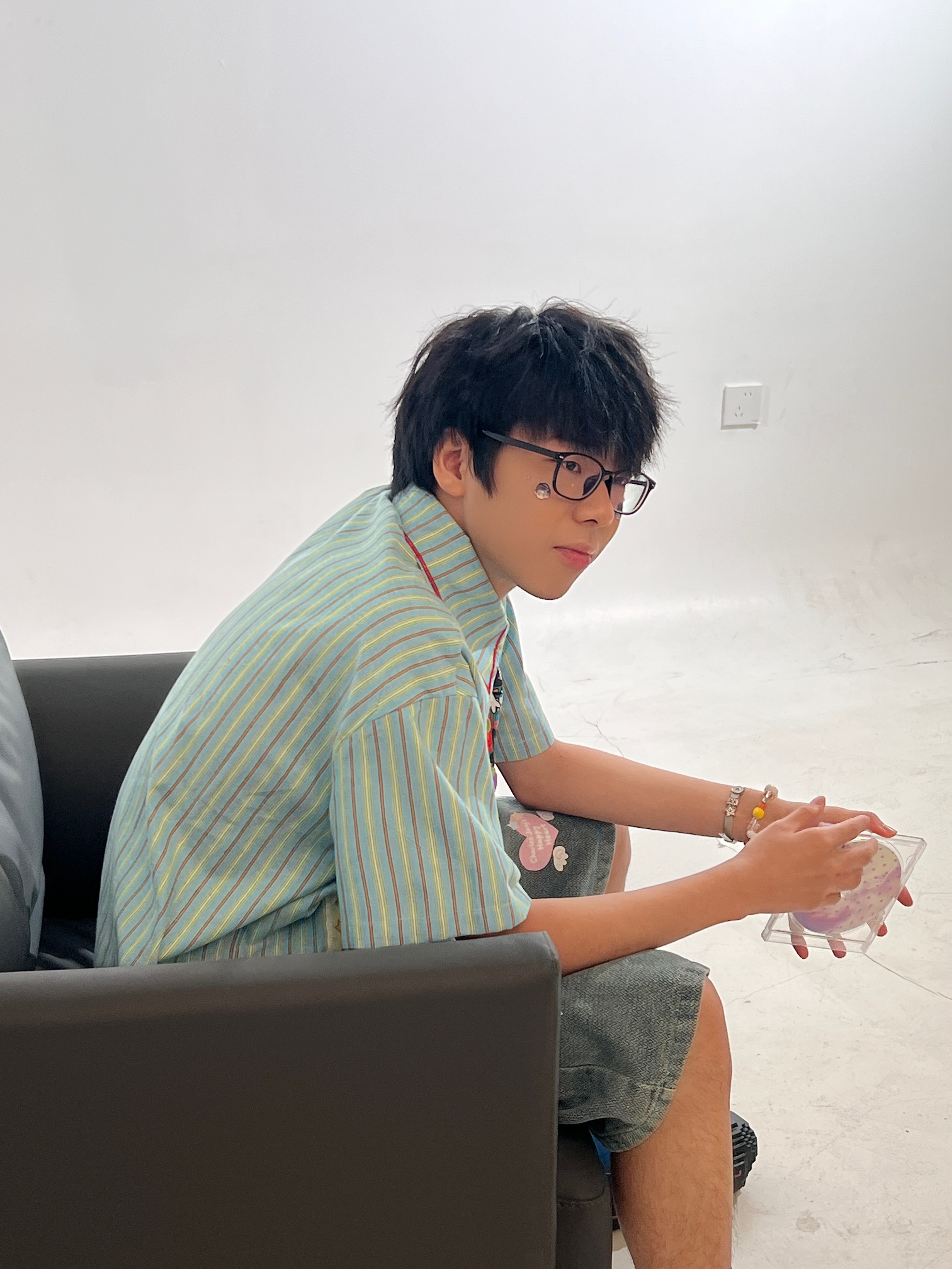 这个🥚的新发型也太坏了[泪奔]替他补偿一下大家[捂嘴哭] ​​​