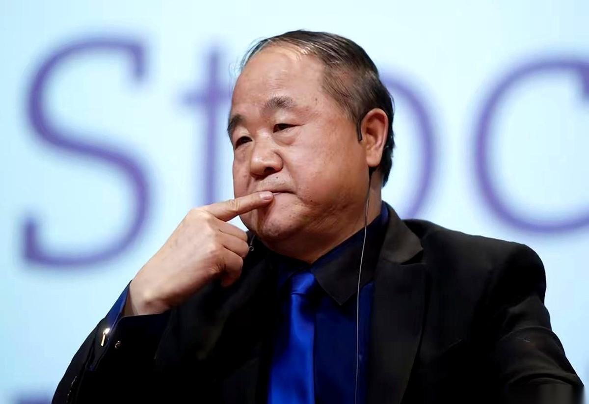 小时候挤在一张床上抢被子能闹腾半宿，现在六七十岁了，就算住对门，一年到头可能也蹦