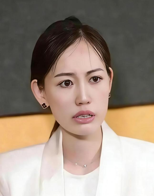 一手好牌打得稀烂！马蓉离婚分走5000万，本可安稳度日，却挥霍无度移居澳洲，如今