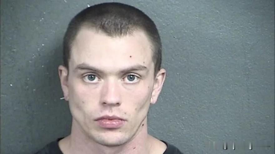 🇺🇸🇷🇺据美国司法部报道，一名国民警卫队士兵因涉嫌试图向俄罗斯出售直升机