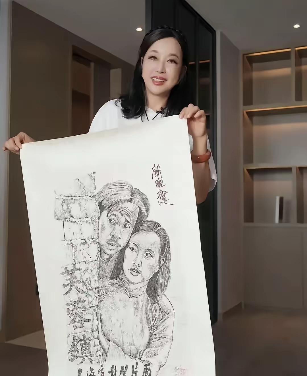 实话实说刘晓庆虽然不讨人喜欢，但是人家刘晓庆确实很有才华。琴棋书画，唱歌跳舞，演