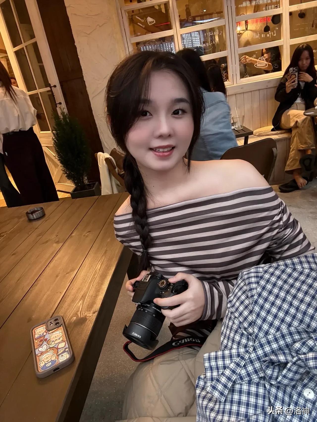 📷生活普普通通，
但也乐在其中。
随手一拍的一张天空照 下雨天人是不是容易烦躁