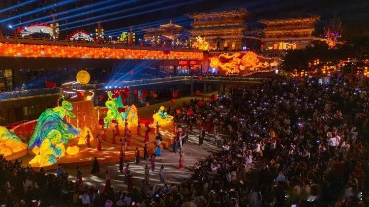 “神都上元灯会”九洲池会场持续璀璨亮灯至3月3日！