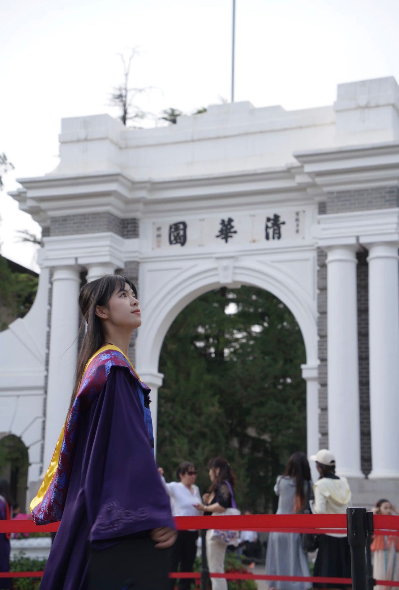 清华AI女硕士要从湖南走向全球大山走出的哈尼族姑娘，逆袭成清华AI硕士，一路逆袭