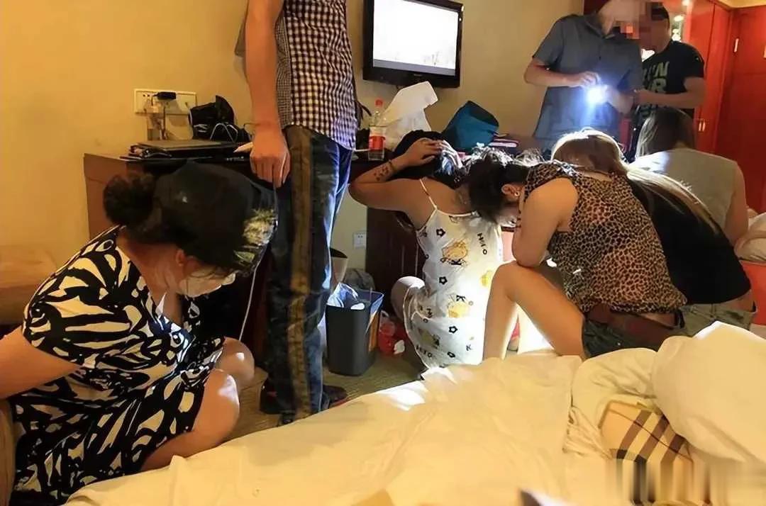 江西省余江县一名71岁老人靠卖菜挣钱，听起来不可思议。

然而，正是因为71岁的