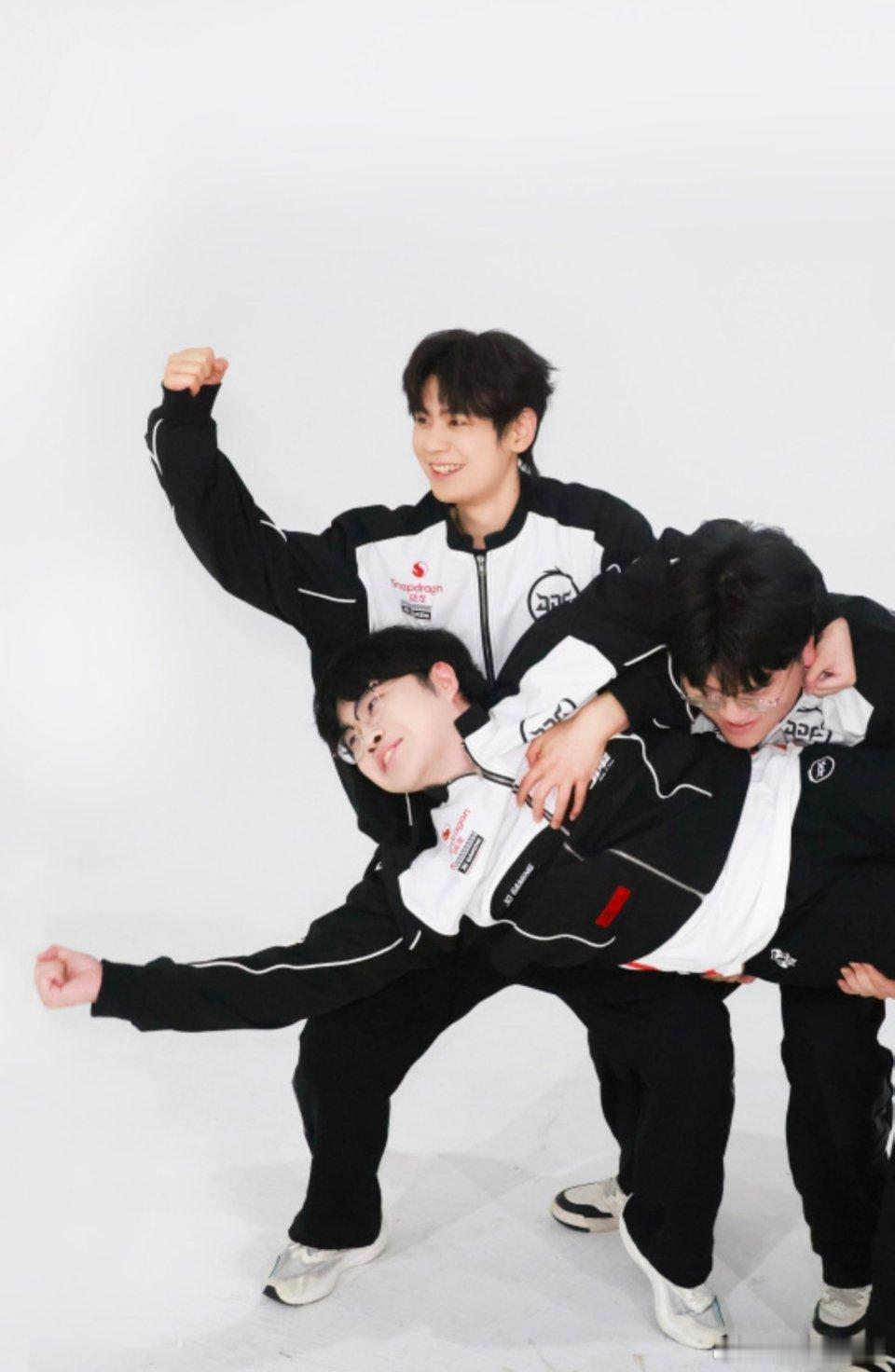 无畏NoFear 哈哈哈哈哈哈什么姿势啊