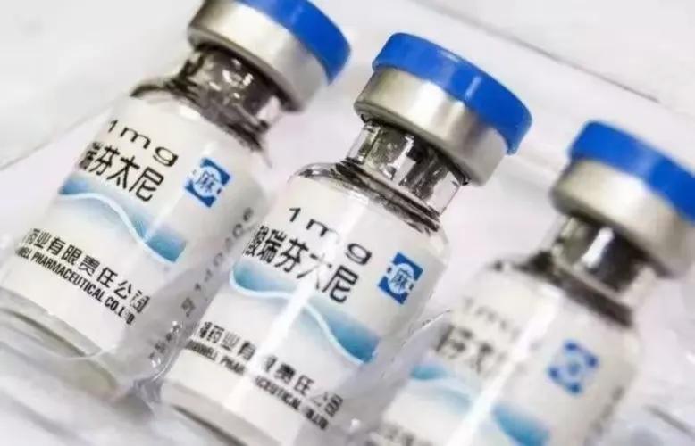特朗普尚未正式担任美国总统，就声称要因芬太尼问题向中国所有产品加征 10%的关税