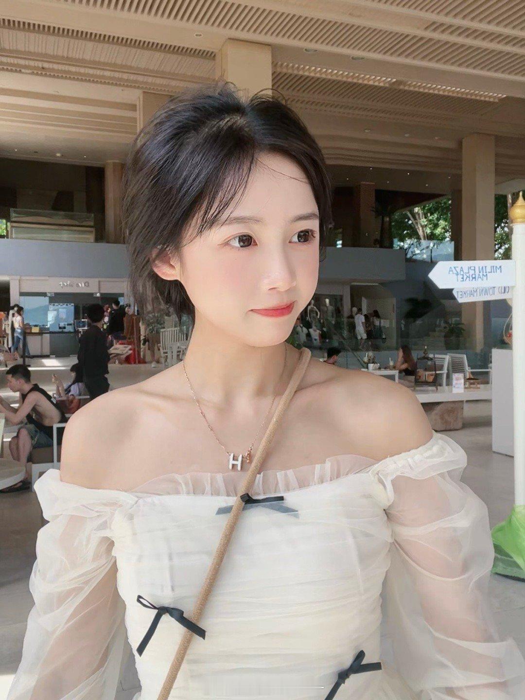 我姐是我身边最最最爱拍照的女人[抓狂][抓狂] ​​​