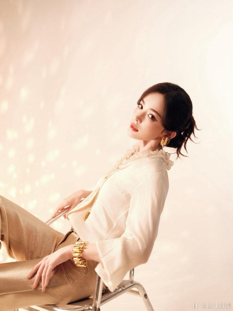 娜扎雀斑妆适配度娜扎这个雀斑妆不一样 娜扎这次的雀斑妆太有惊喜！打破以往清透感，