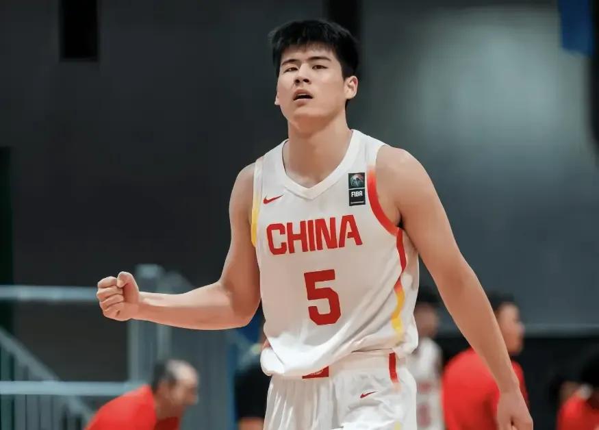 曲绍斌今晚要给陈家政磕一个！

U19世青赛第十三名的成绩来之不易，是陈家政高效