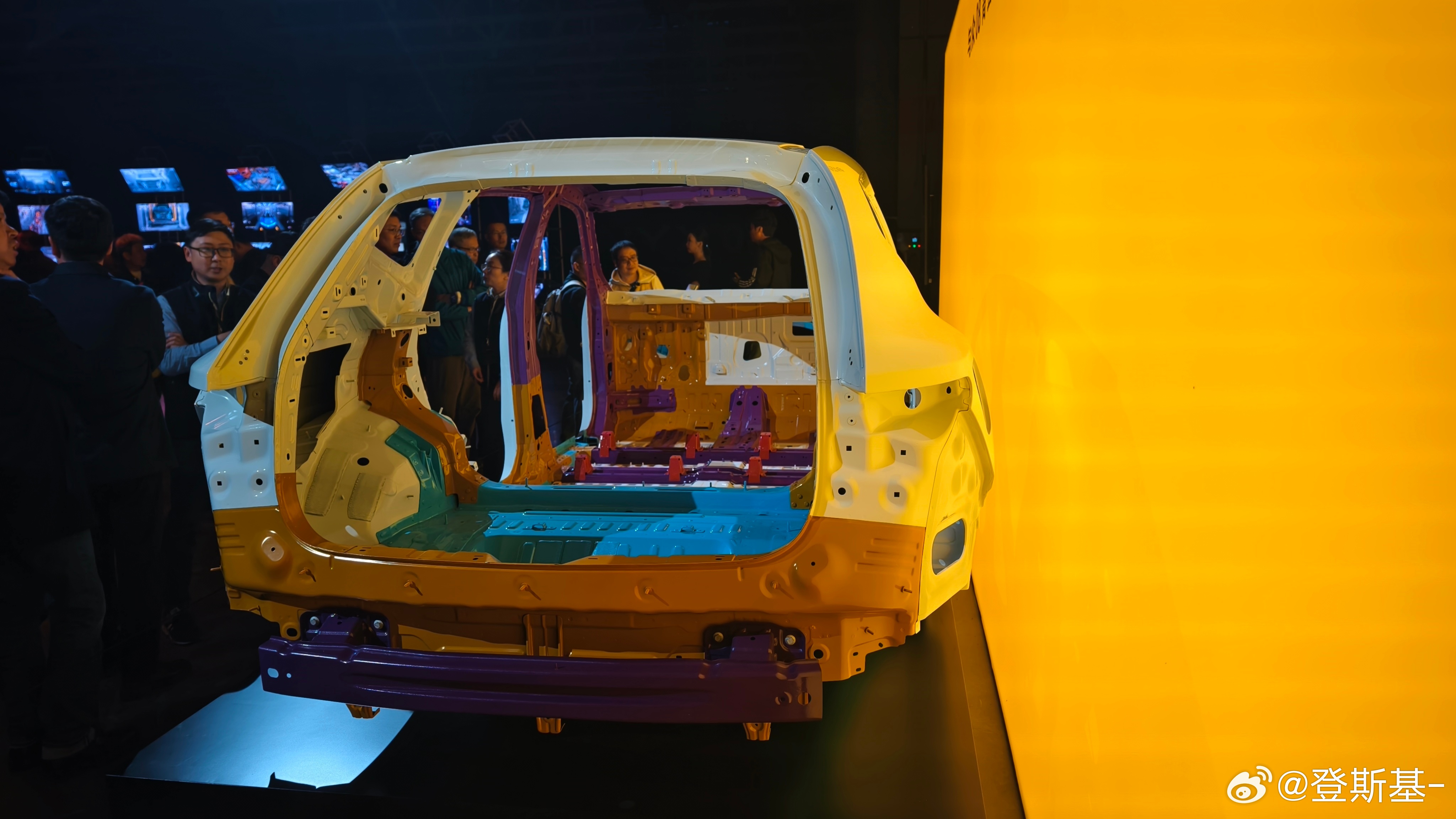 见证大众与小鹏历时24个月，共同打造的金标与众08预售，现场小鹏提及率好高，不止