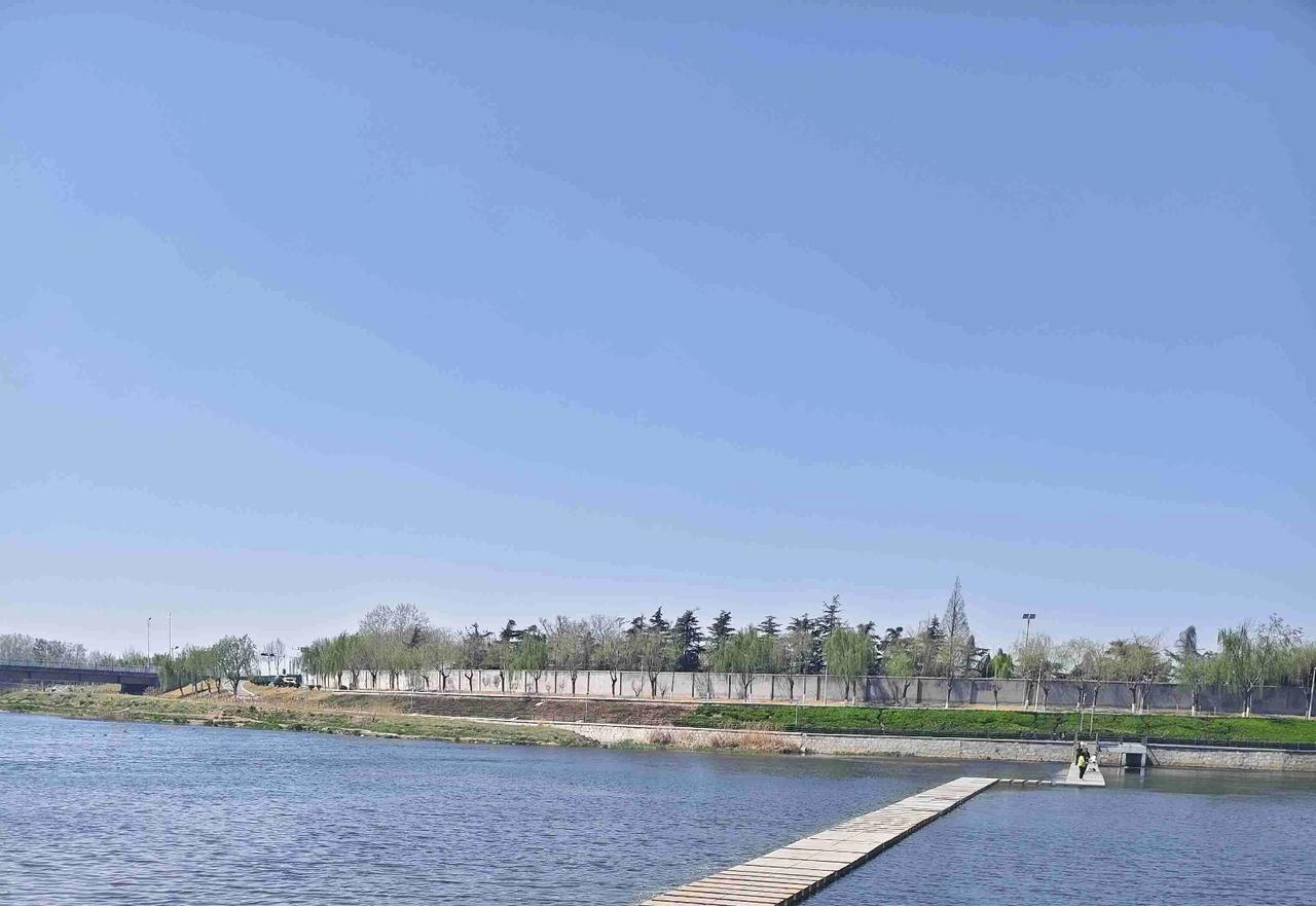 我的今日状态：😁轻松愉快
我这里的天气：☀️晴天