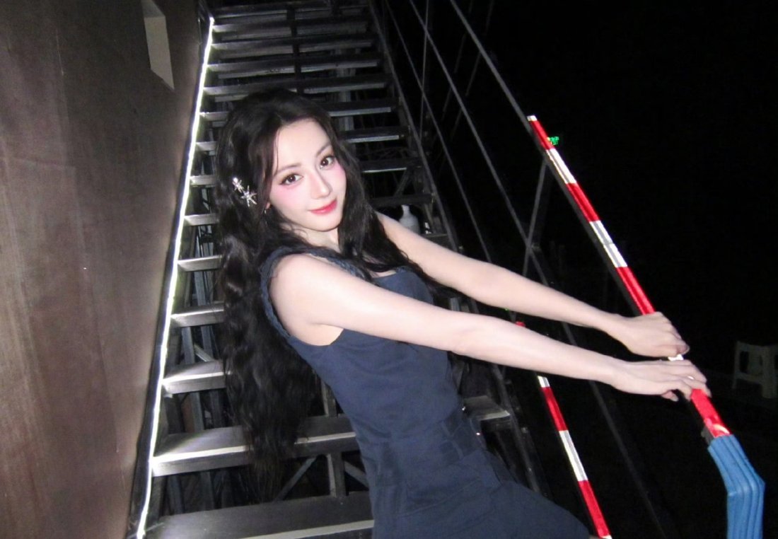 迪丽热巴宝宝今天特别美！心灵狙击手版聂九罗～和聂九罗一起捉“枭”！ 