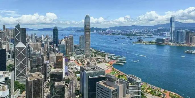 香港凭什么财政独立？说白了，香港政府不靠中央财政拨款，也不需要地方债融资，甚至不