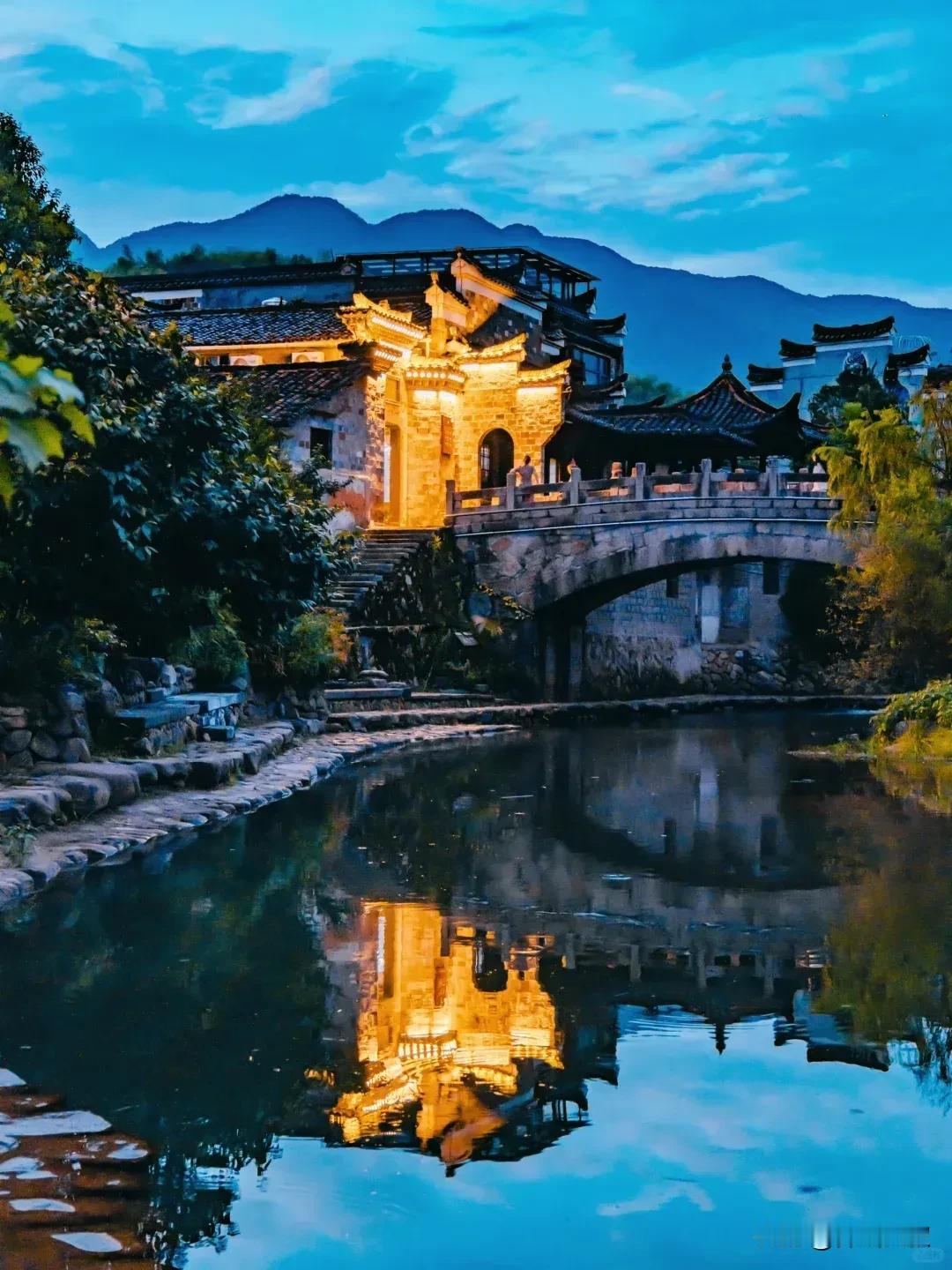 人生无常，生命短暂，活着就是福气，不要给他人惹来麻烦，能让就让，能容便容。不要给